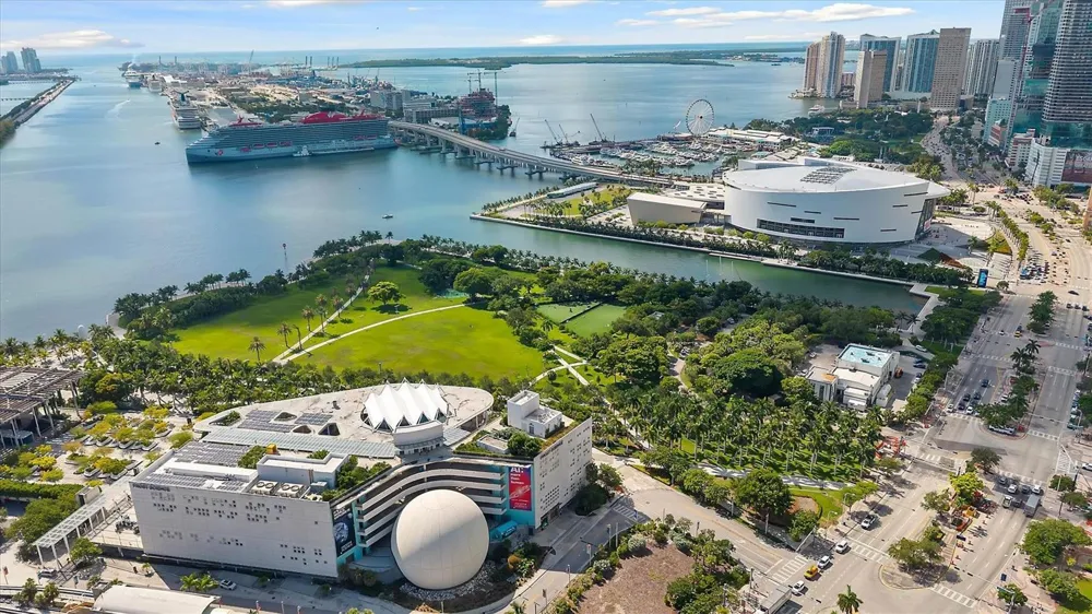 1040 Biscayne Boulevard #1908 Miami, FL 33132