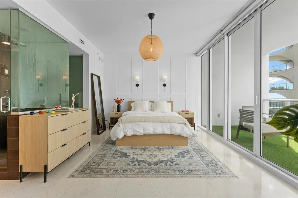 1040 Biscayne Boulevard #1908 Miami, FL 33132
