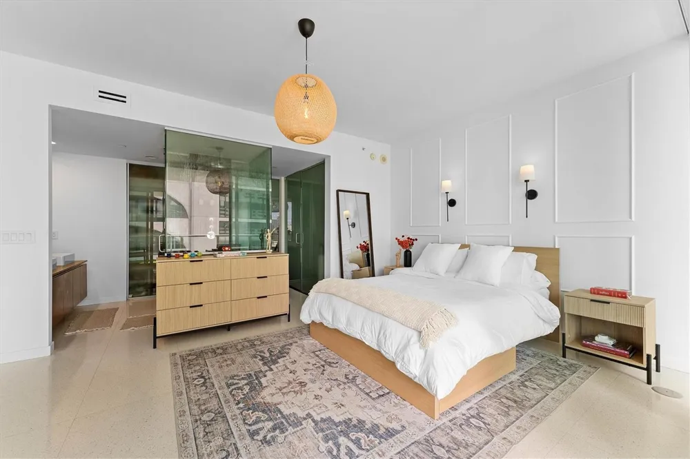 1040 Biscayne Boulevard #1908 Miami, FL 33132