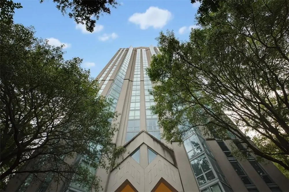 2870 Pharr Court South NW #2006 Atlanta, GA 30305