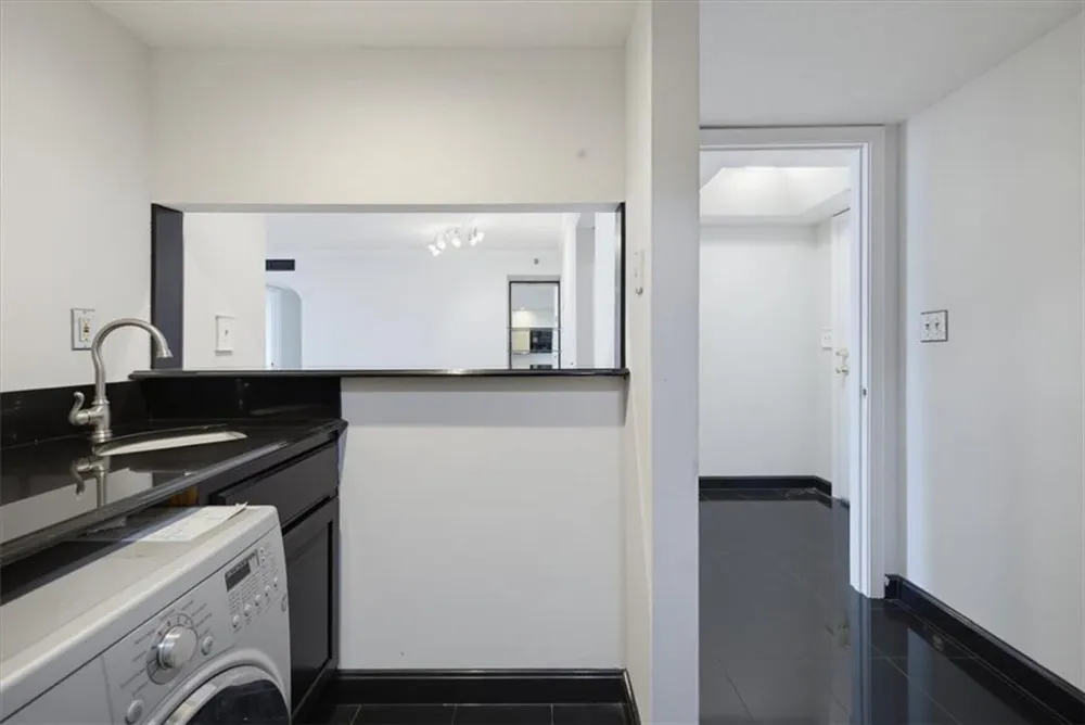 2870 Pharr Court South NW #2006 Atlanta, GA 30305