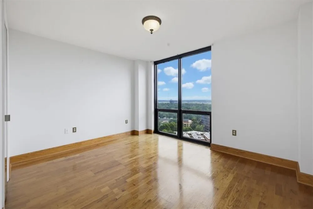 2870 Pharr Court South NW #2006 Atlanta, GA 30305