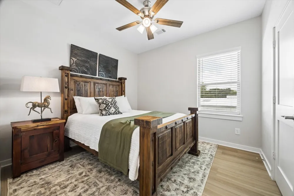 2337 Austin Avenue #B Pearland, TX 77581