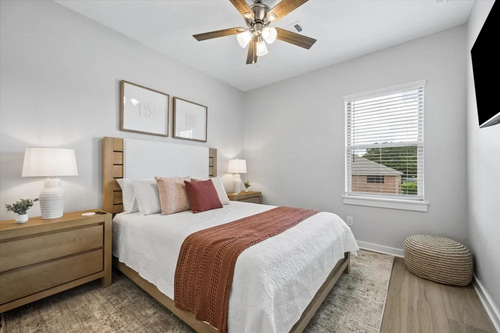 2337 Austin Avenue #B Pearland, TX 77581