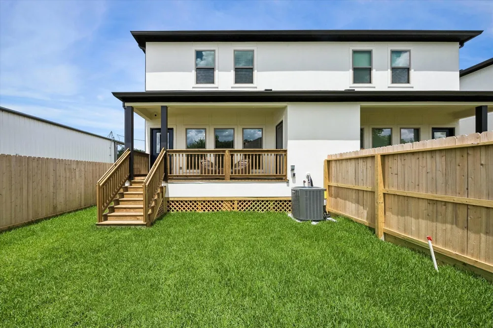 2337 Austin Avenue #B Pearland, TX 77581