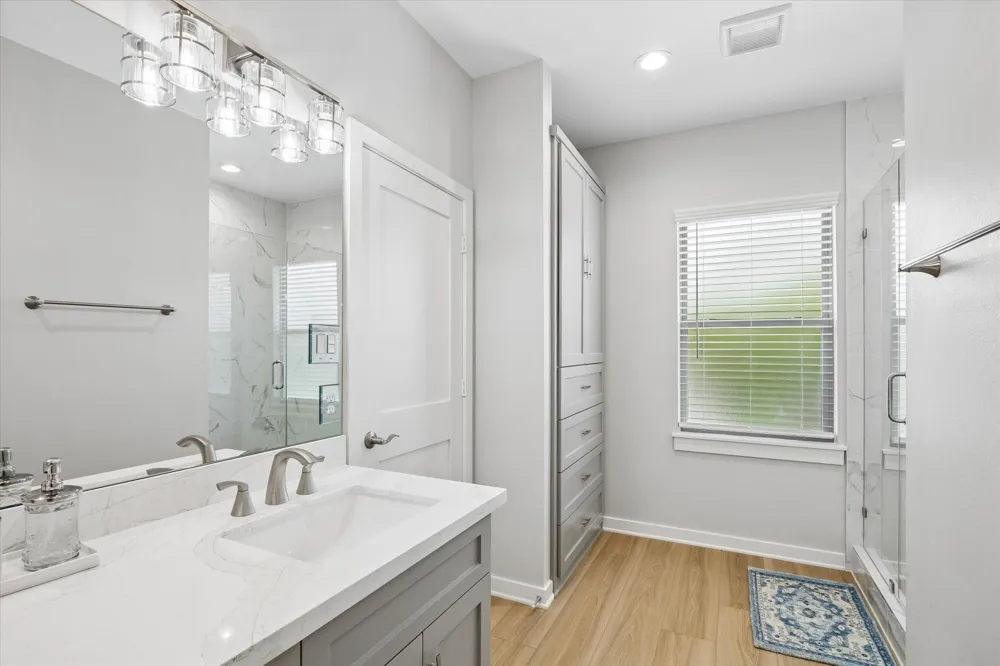 2337 Austin Avenue #B Pearland, TX 77581