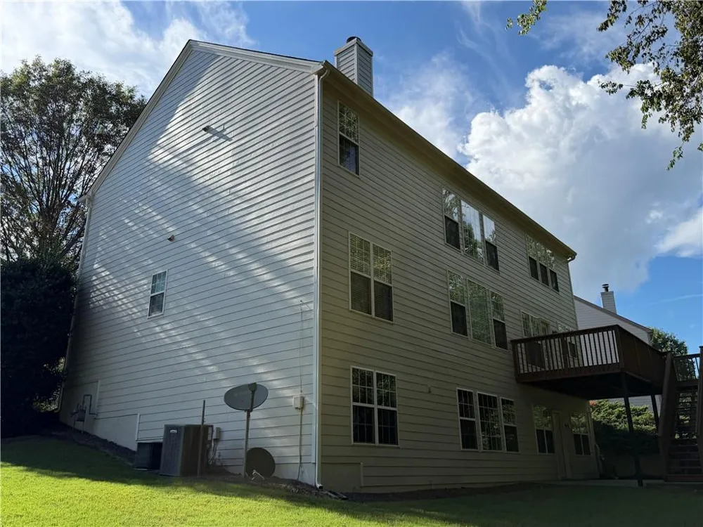 555 Midhurst Place Johns Creek, GA 30024