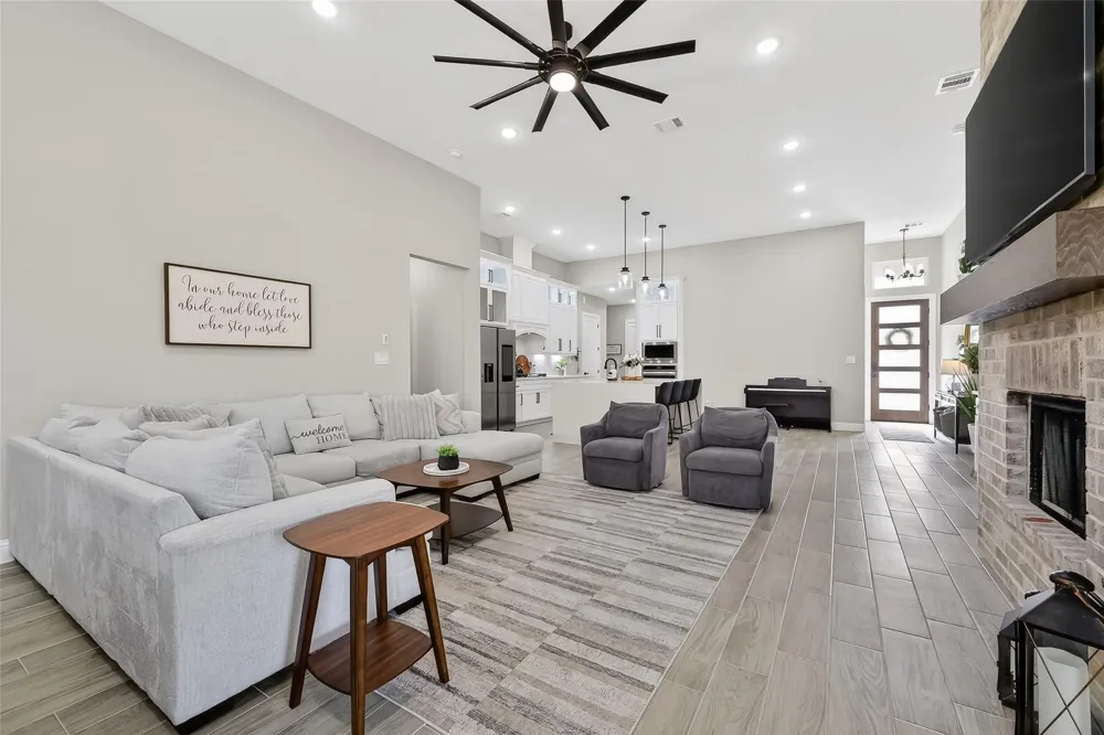 87 Waterford Way Montgomery, TX 77356