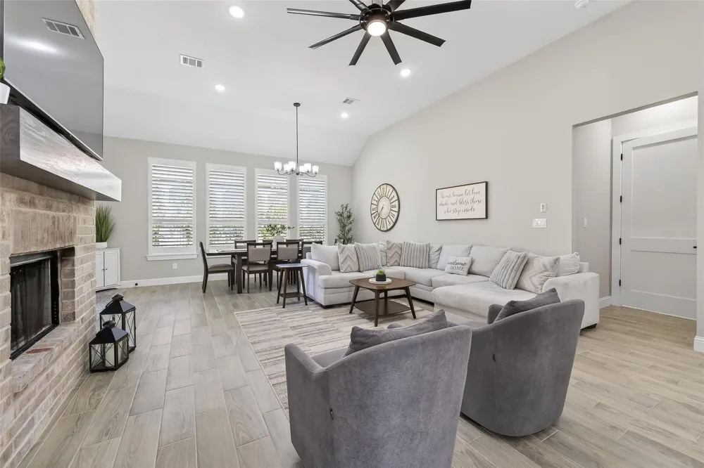 87 Waterford Way Montgomery, TX 77356