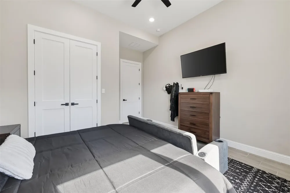 87 Waterford Way Montgomery, TX 77356