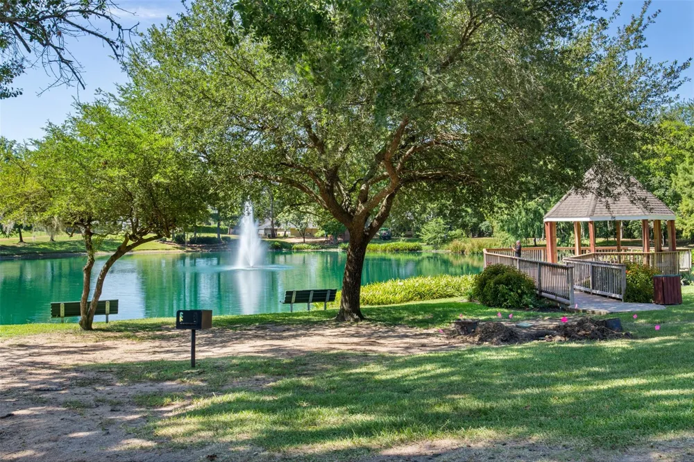 87 Waterford Way Montgomery, TX 77356
