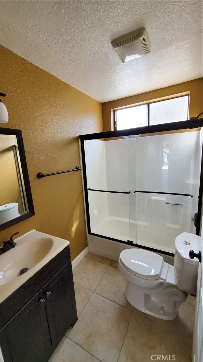 10037 Samoa Avenue #4 Tujunga, CA 91042