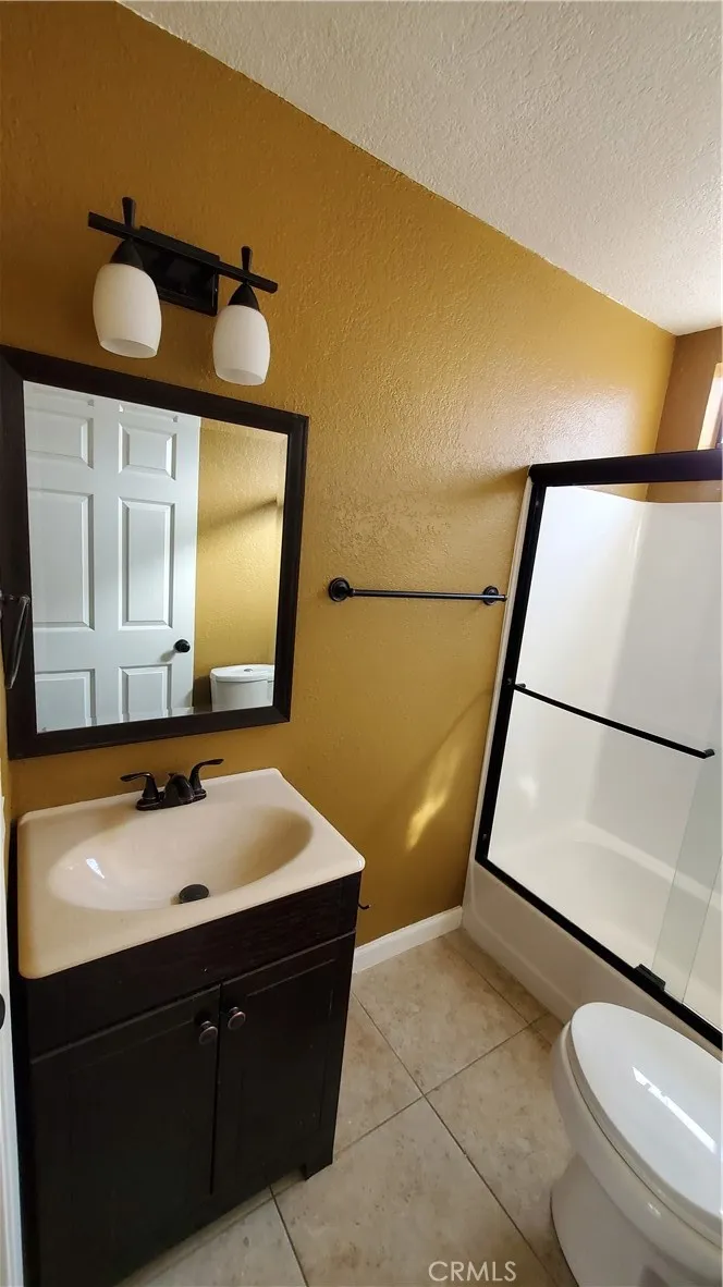 10037 Samoa Avenue #4 Tujunga, CA 91042