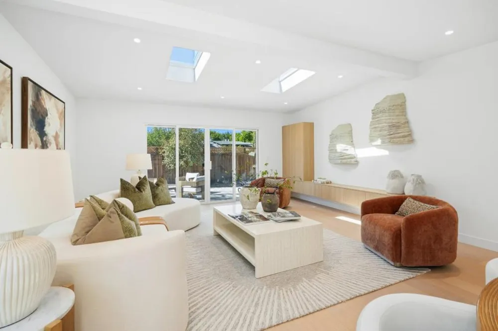 202 Thompson Avenue Mountain View, CA 94043