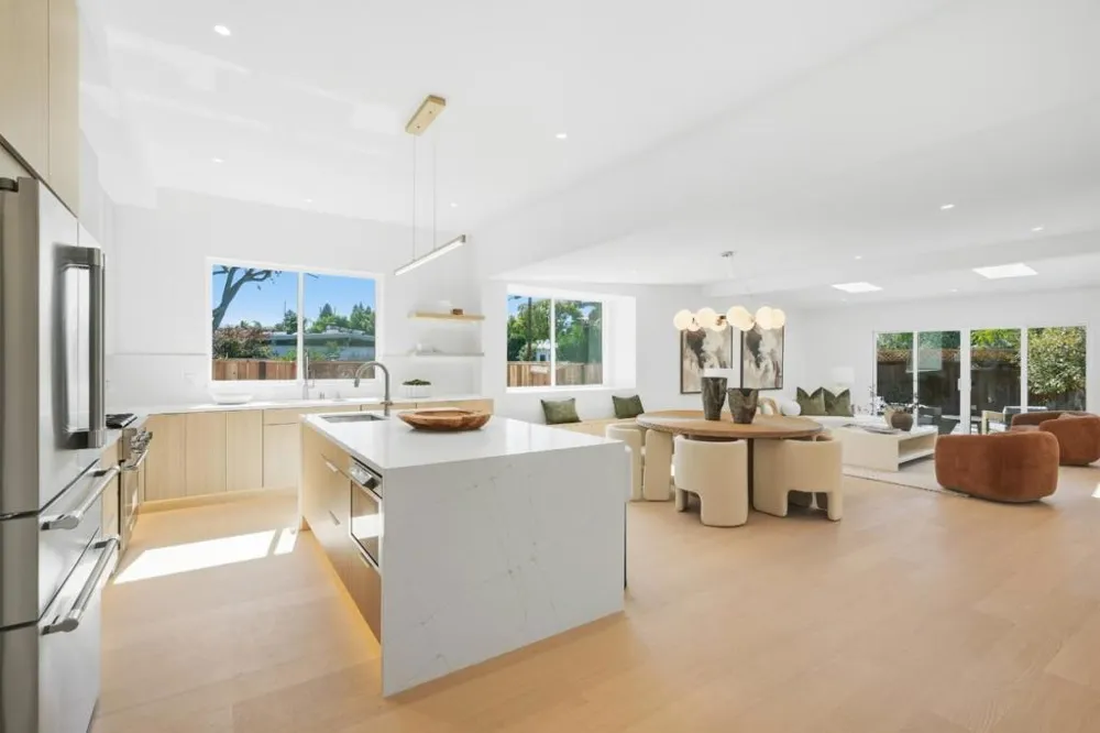 202 Thompson Avenue Mountain View, CA 94043