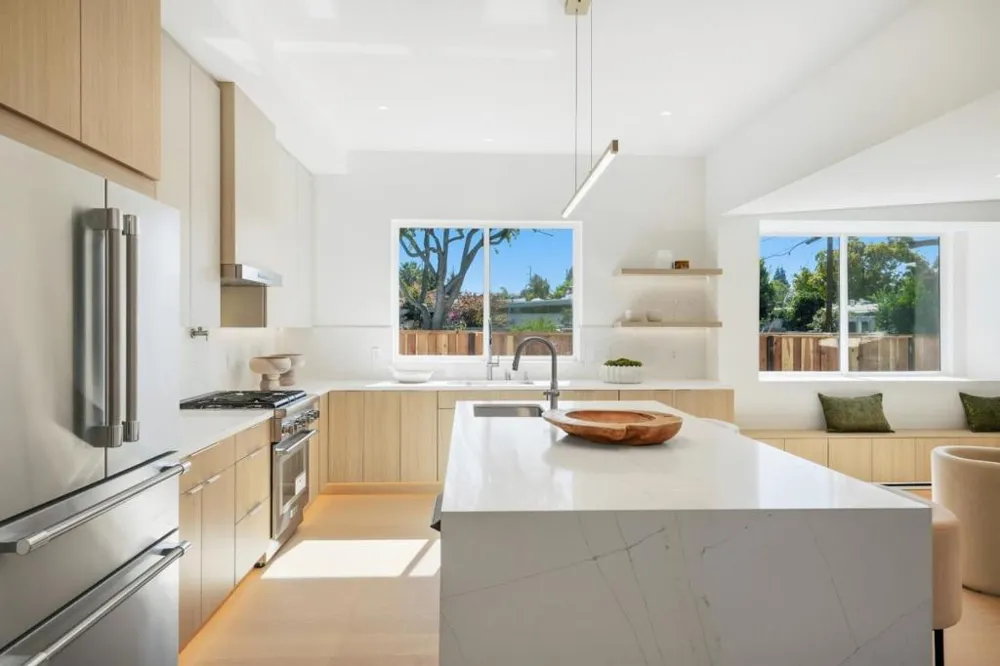 202 Thompson Avenue Mountain View, CA 94043