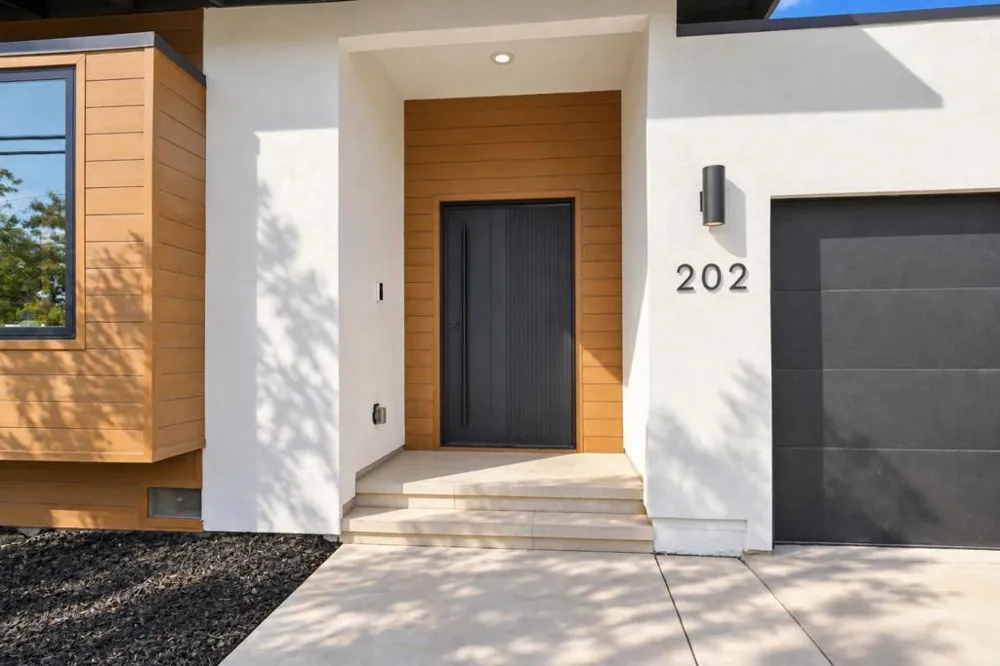 202 Thompson Avenue Mountain View, CA 94043