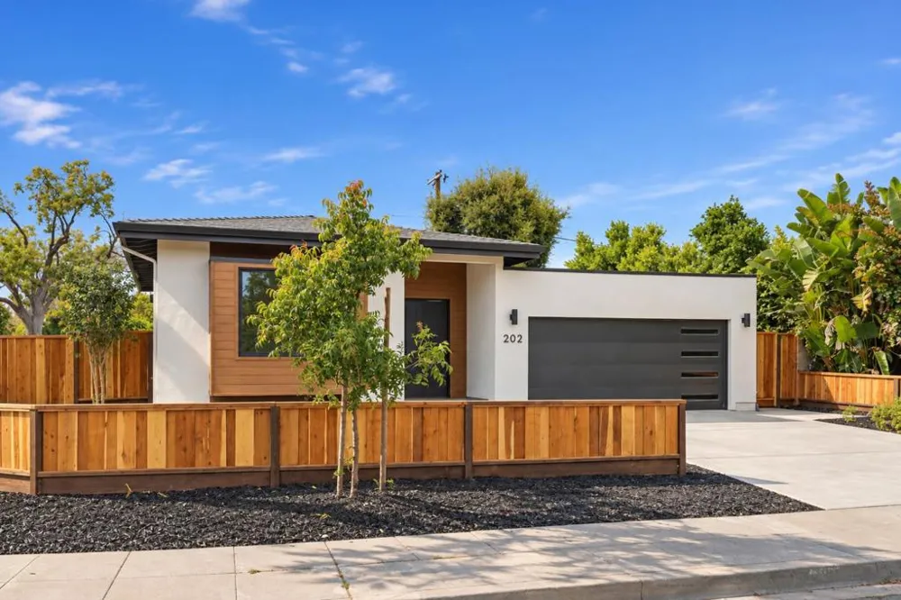 202 Thompson Avenue Mountain View, CA 94043