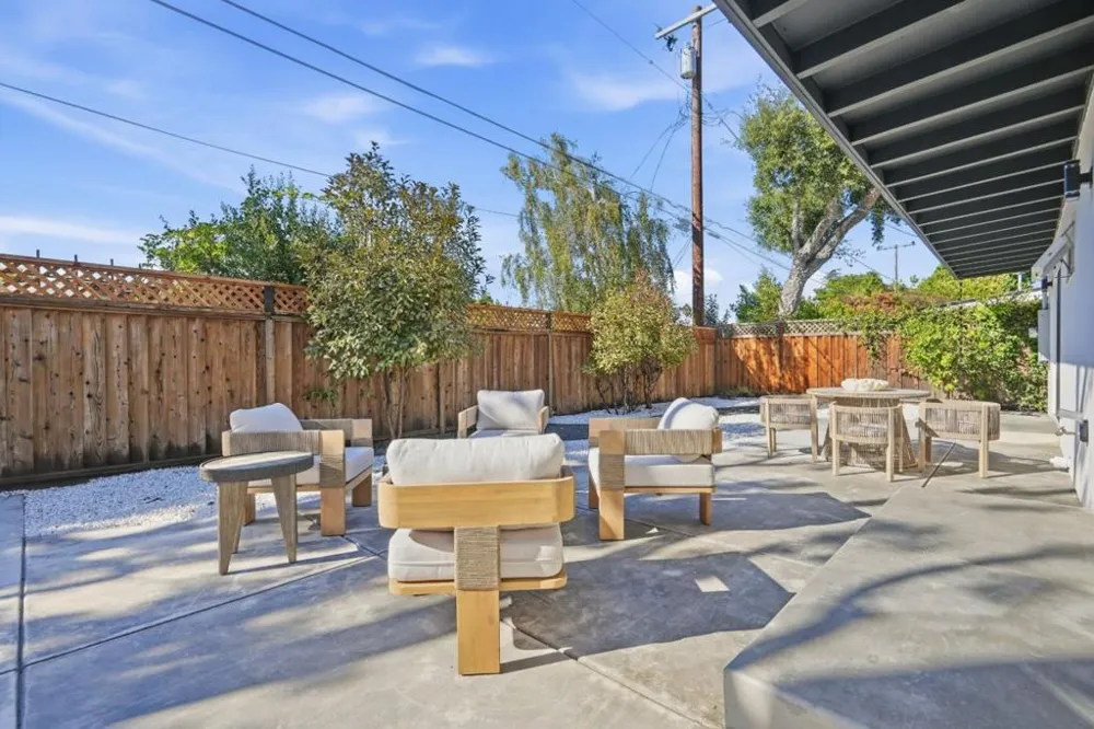 202 Thompson Avenue Mountain View, CA 94043