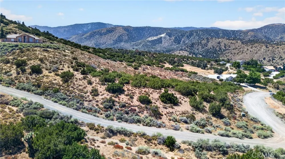 Valley Court Pinon Hills, CA 92372