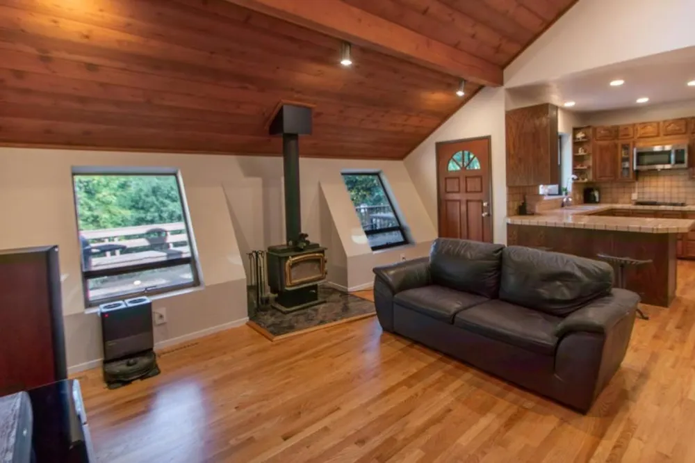 17368 Melody Lane Los Gatos, CA 95033