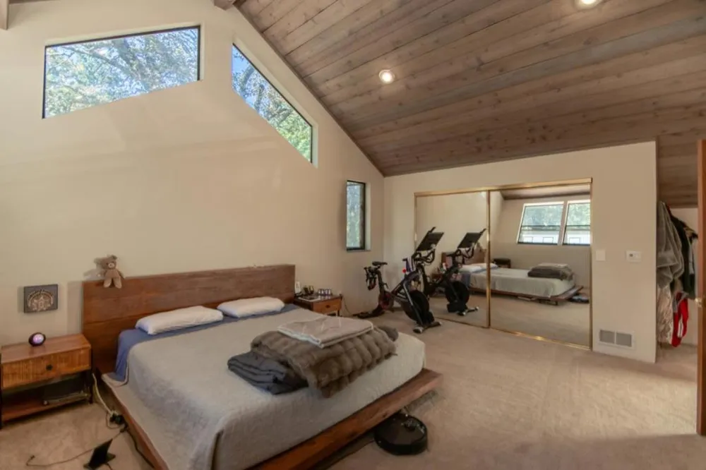 17368 Melody Lane Los Gatos, CA 95033