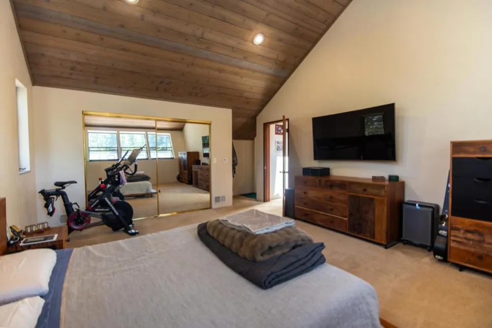 17368 Melody Lane Los Gatos, CA 95033