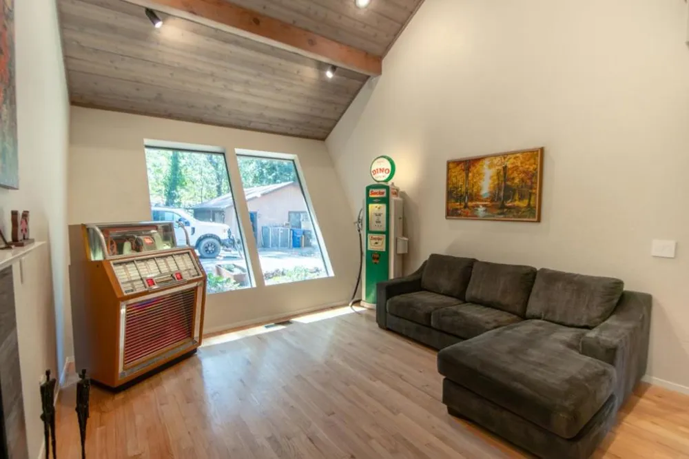 17368 Melody Lane Los Gatos, CA 95033