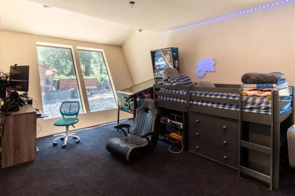 17368 Melody Lane Los Gatos, CA 95033