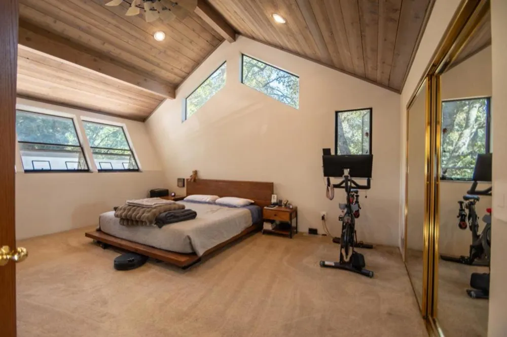17368 Melody Lane Los Gatos, CA 95033