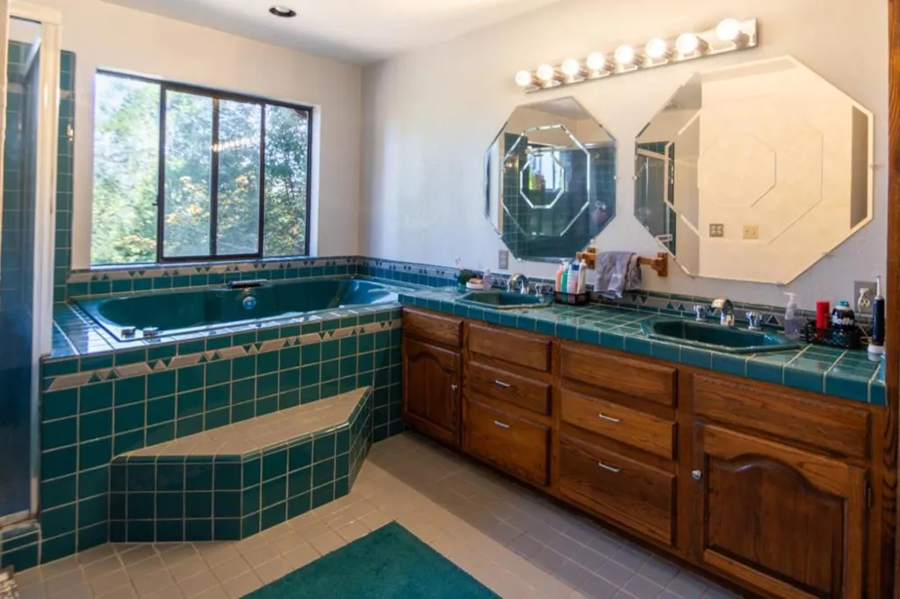 17368 Melody Lane Los Gatos, CA 95033