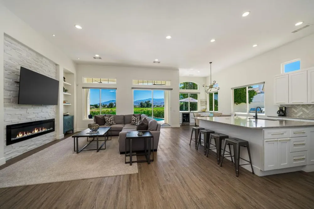 71 Via Las Flores Rancho Mirage, CA 92270
