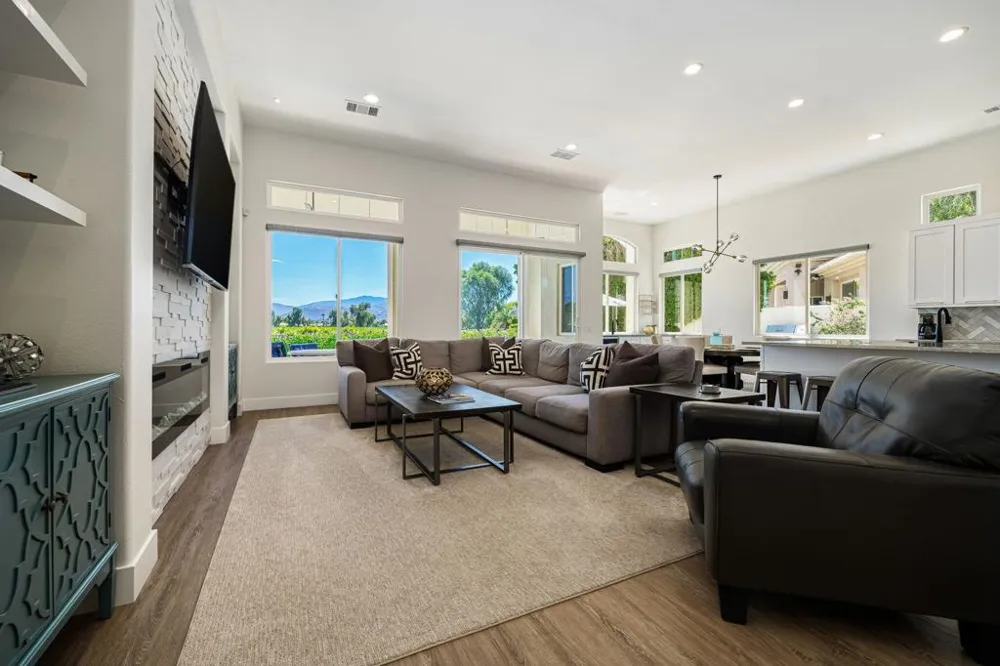 71 Via Las Flores Rancho Mirage, CA 92270