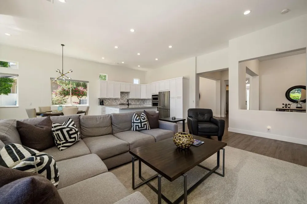 71 Via Las Flores Rancho Mirage, CA 92270