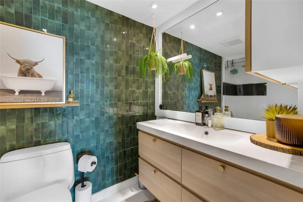 6770 Indian Creek Dr #11E Miami Beach, FL 33141