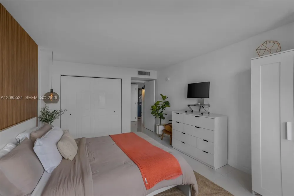 6770 Indian Creek Dr #11E Miami Beach, FL 33141