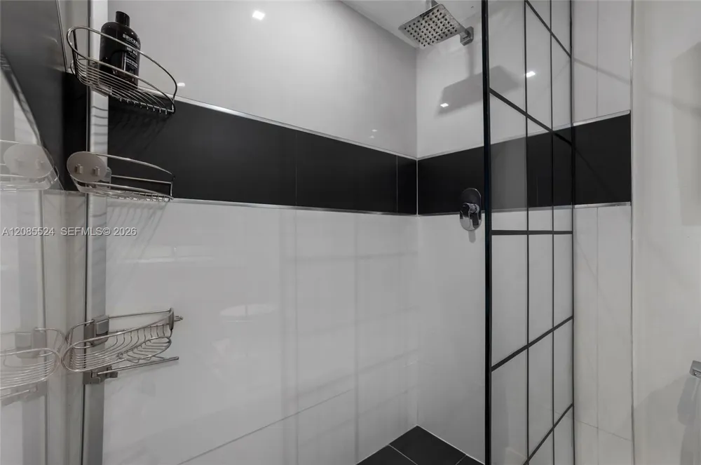 6770 Indian Creek Dr #11E Miami Beach, FL 33141