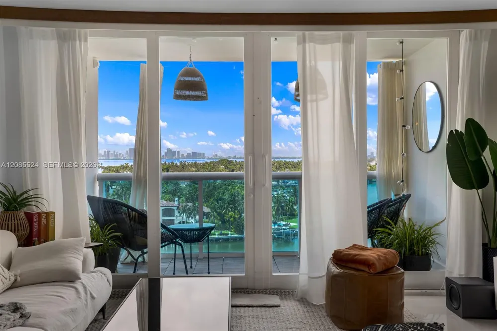 6770 Indian Creek Dr #11E Miami Beach, FL 33141