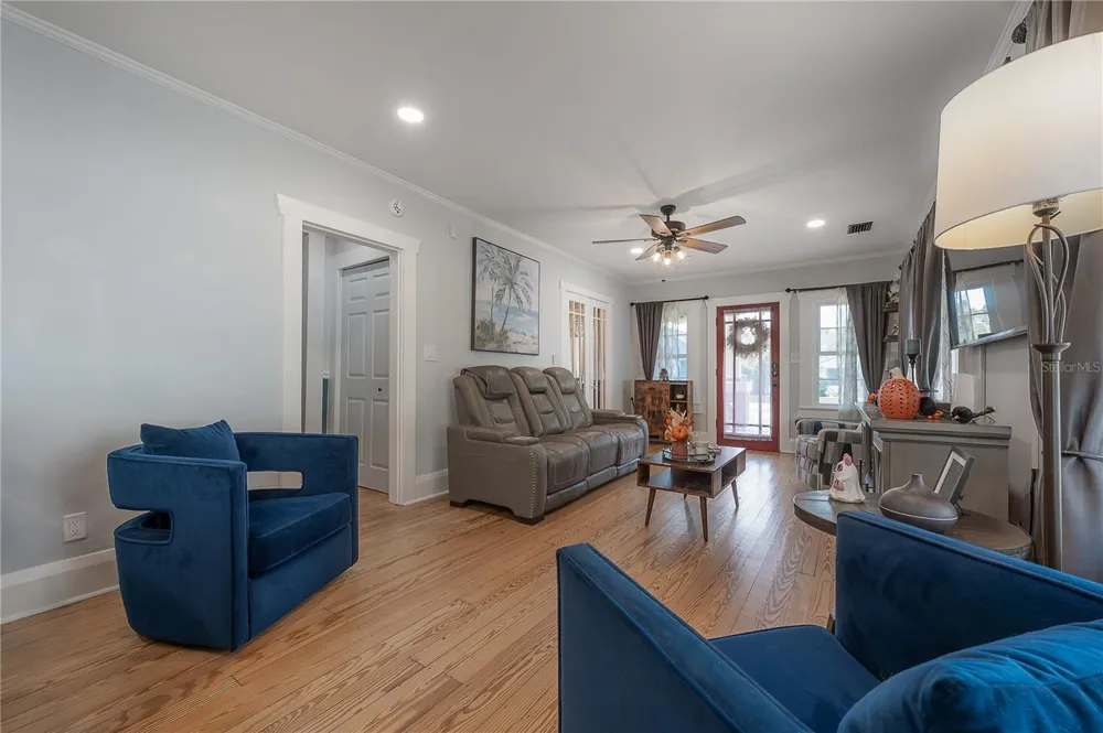 203 W FRIERSON AVENUE Tampa, FL 33603
