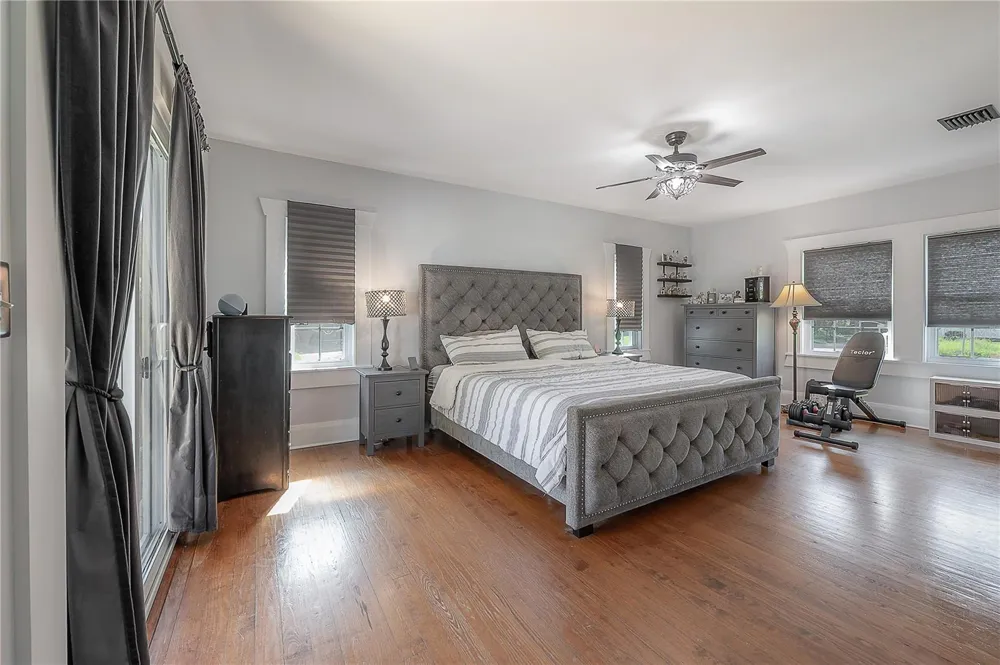 203 W FRIERSON AVENUE Tampa, FL 33603