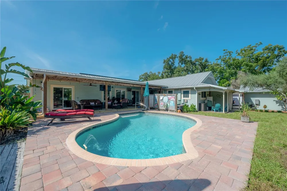 203 W FRIERSON AVENUE Tampa, FL 33603