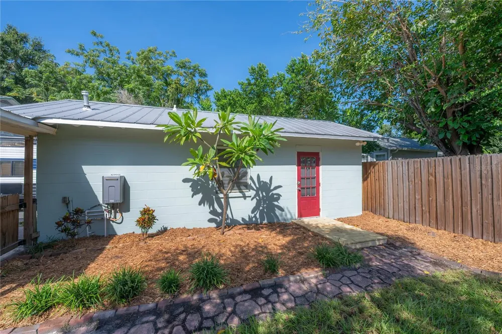 203 W FRIERSON AVENUE Tampa, FL 33603