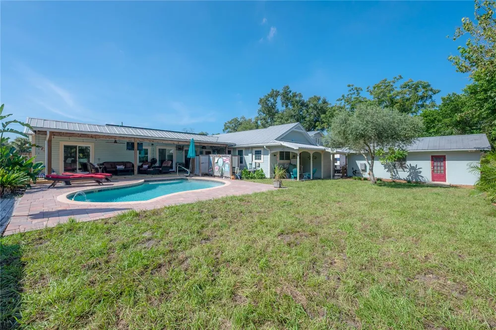 203 W FRIERSON AVENUE Tampa, FL 33603