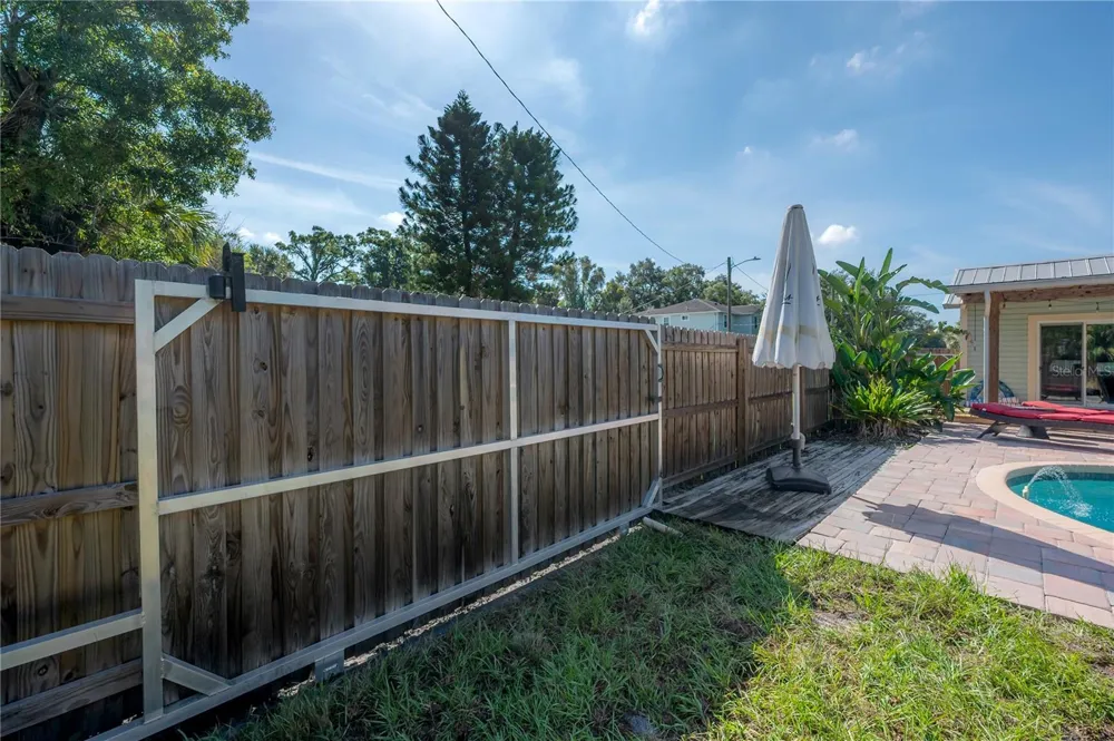 203 W FRIERSON AVENUE Tampa, FL 33603