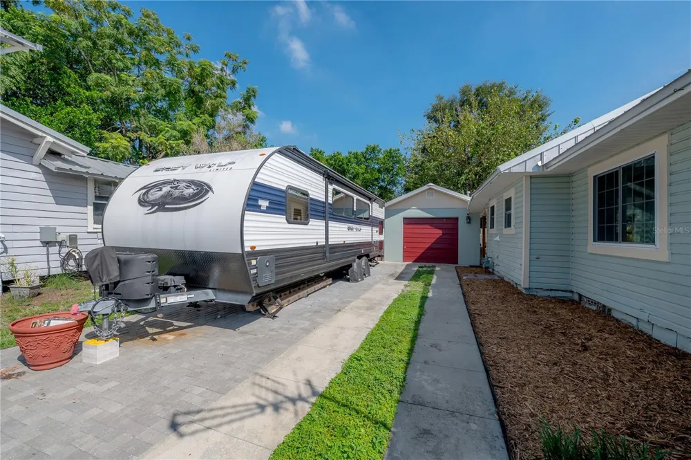 203 W FRIERSON AVENUE Tampa, FL 33603