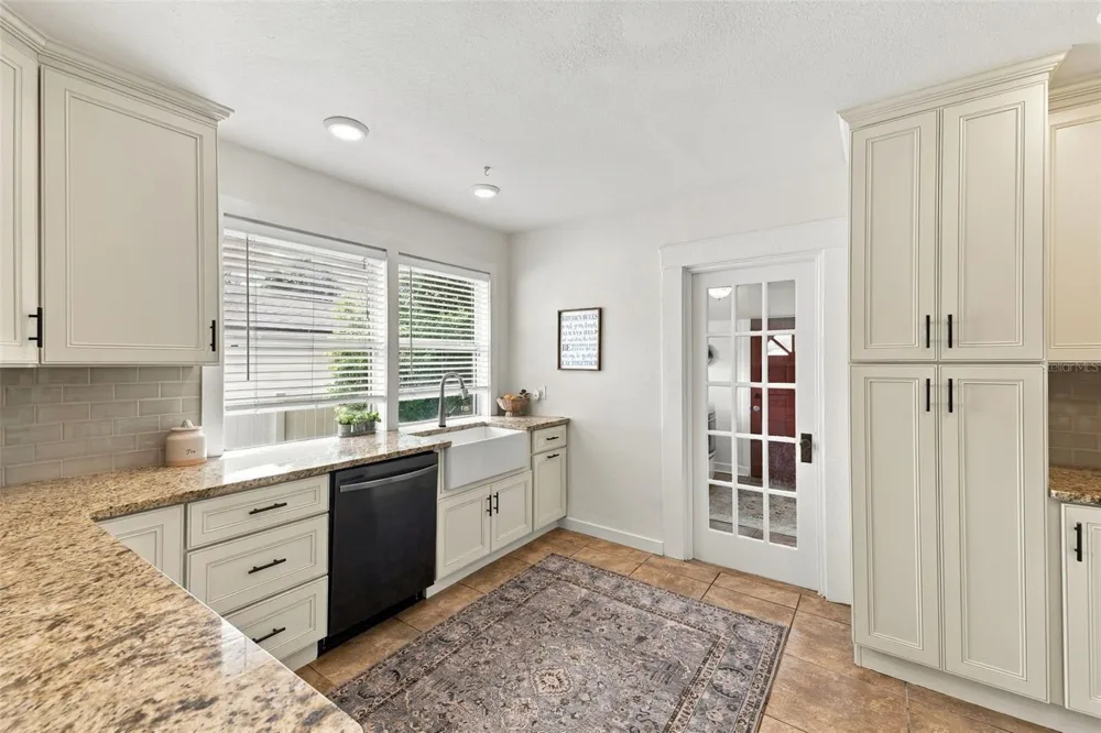 714 W PENINSULAR STREET Tampa, FL 33603