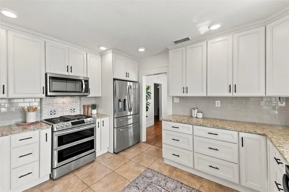 714 W PENINSULAR STREET Tampa, FL 33603