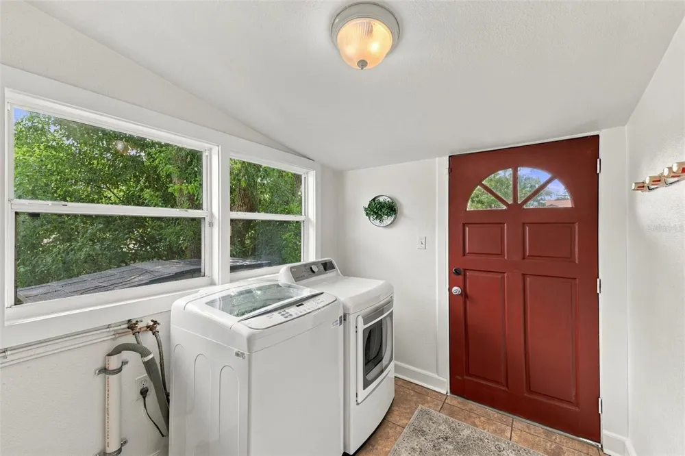 714 W PENINSULAR STREET Tampa, FL 33603