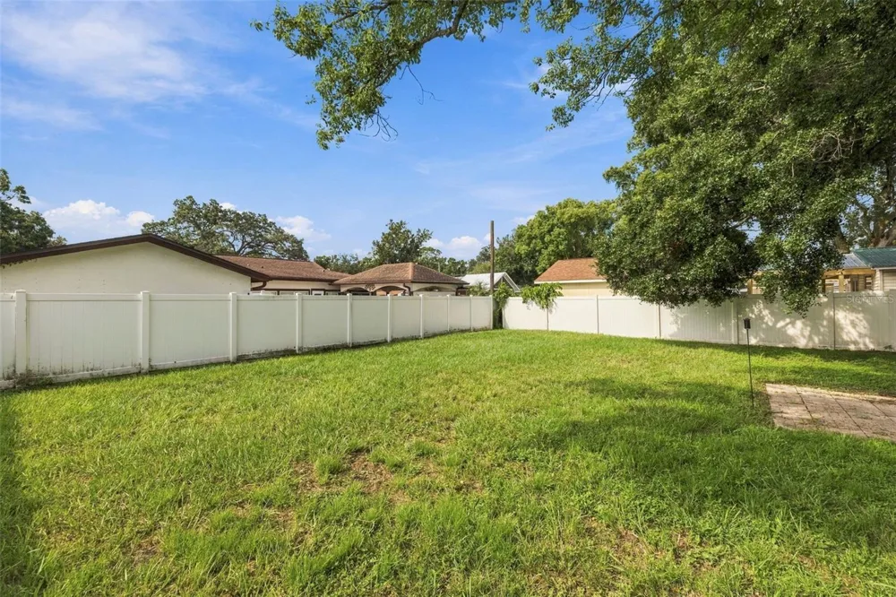 714 W PENINSULAR STREET Tampa, FL 33603