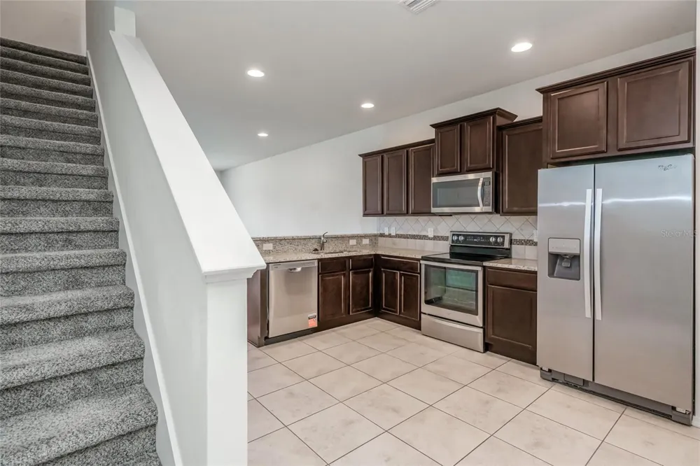 4714 WHITE SANDERLING COURT Tampa, FL 33619